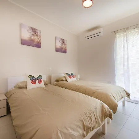 Apartment Charming 3 Bdr Penthouse In Bugibba